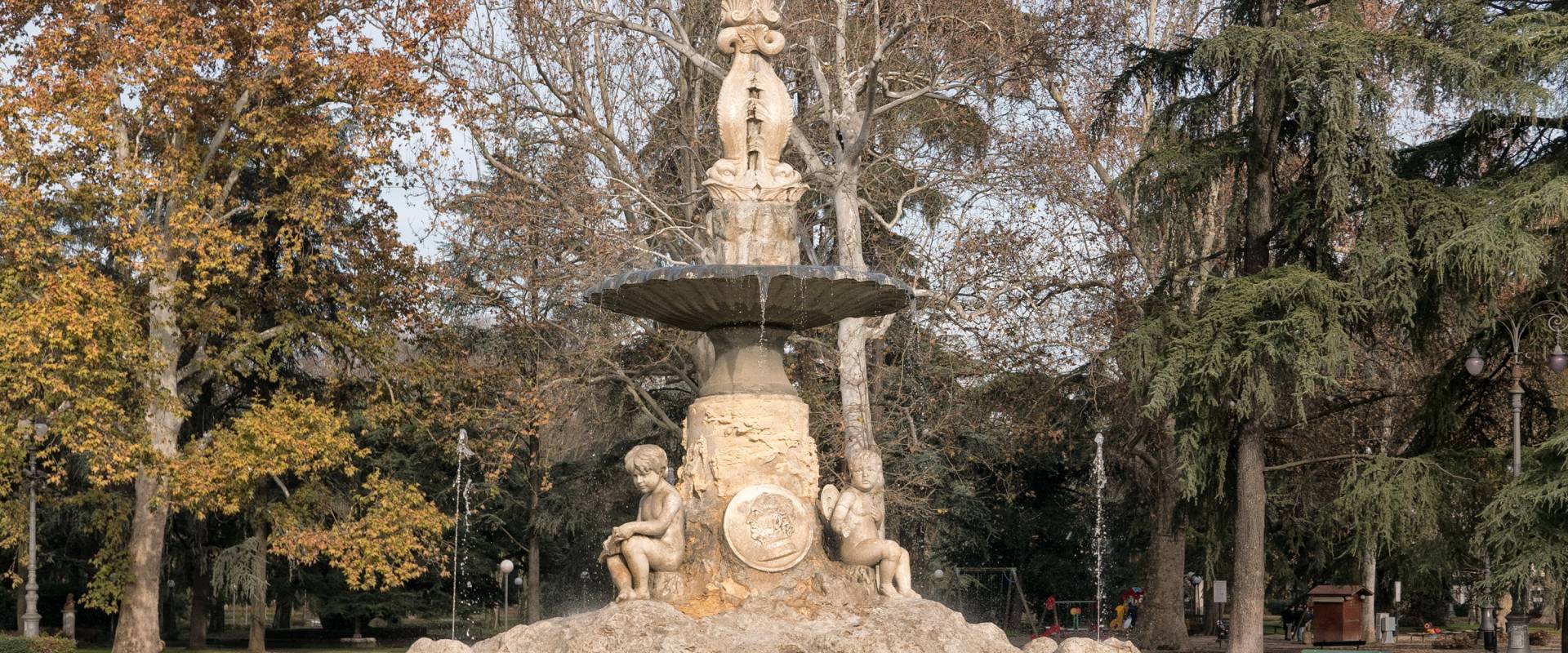 PArco del Popolo, fontana commemorativa photo by PhotoVim